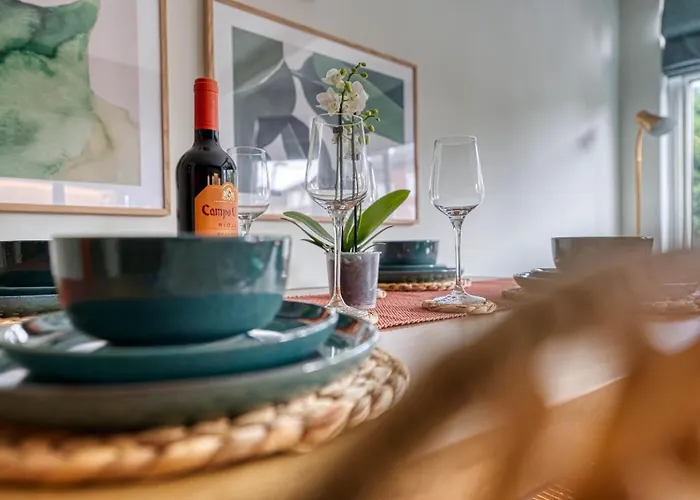 First Floor - Stylish 3 Bedroom Apartment