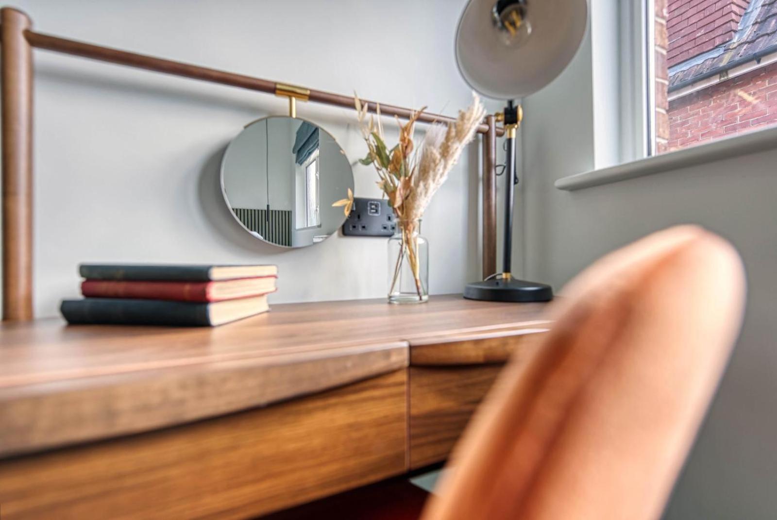 First Floor - Stylish 3 Bedroom * Southampton